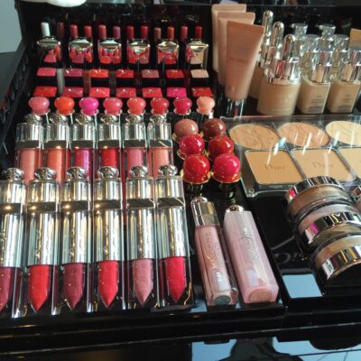 cosmetics, lipstick, shop-1078712.jpg